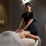 Hotel Du Roi & By Sowell Collection 5*