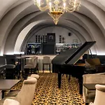 Hotel Du Roi & By Sowell Collection 5*