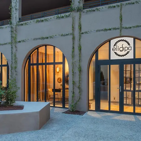 Du Roi & By Sowell Collection Отель