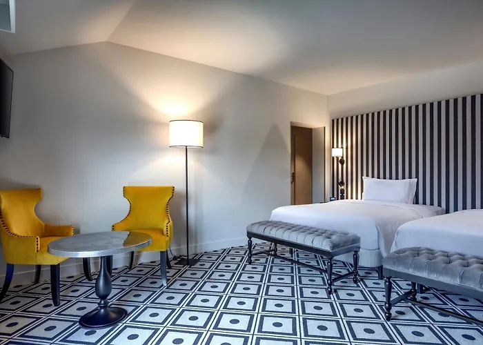 Отель Du Roi & By Sowell Collection 5*