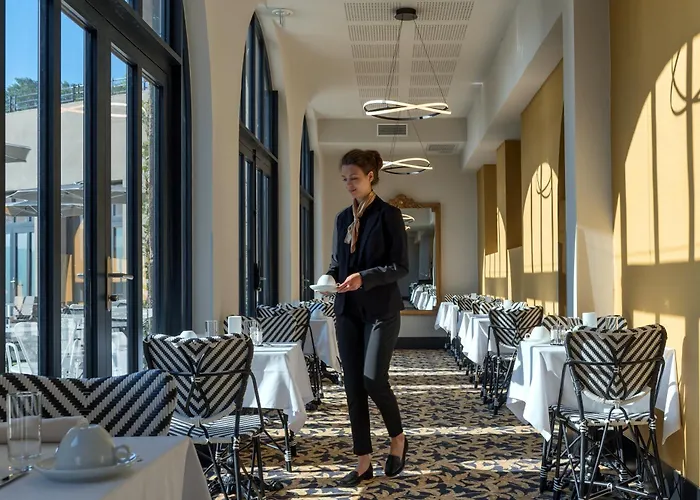 Отель Du Roi & By Sowell Collection 5*