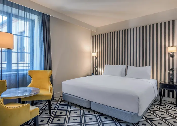 Отель Du Roi & By Sowell Collection 5*