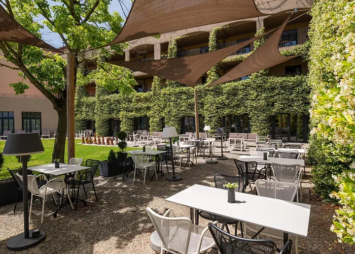 Du Roi & By Sowell Collection Отель 5*