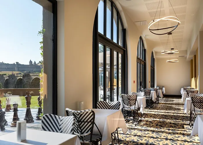 Hotel Du Roi & By Sowell Collection