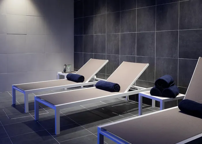 Du Roi & By Sowell Collection Carcasona