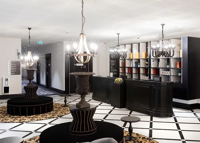 Отель Du Roi & By Sowell Collection Каркассон