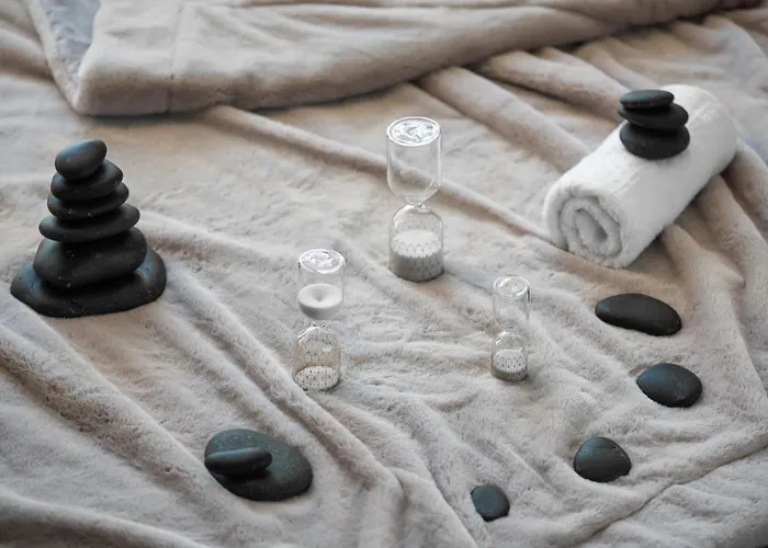 Отель Du Roi & By Sowell Collection Каркассон