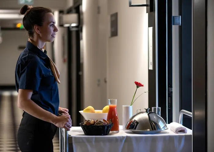 Du Roi & By Sowell Collection Отель Каркассон